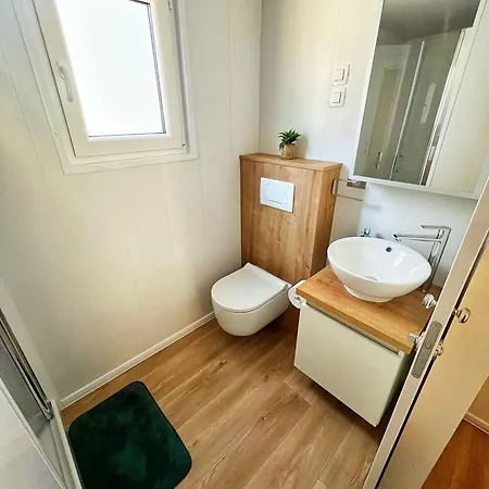 Mobile Orange Apartment Biograd Na Moru